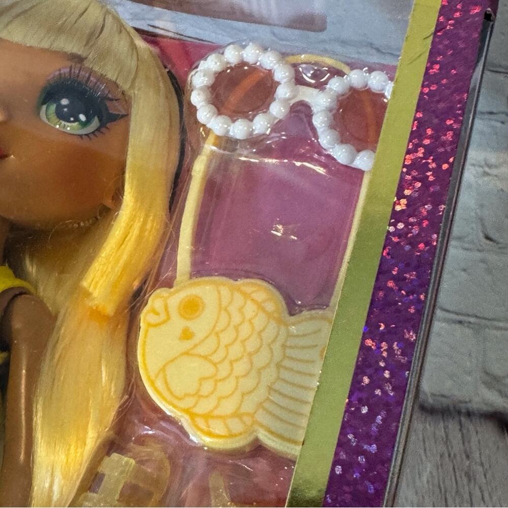 Rainbow High Sunny Madison Doll - Picture 3 of 3